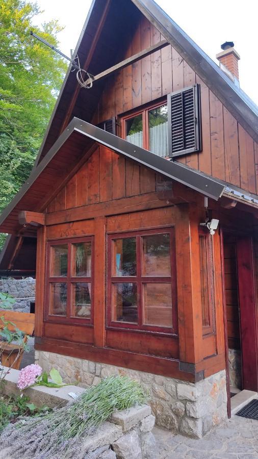 Kuca Za Odmor "Med Strmci" Villa Zlobin ภายนอก รูปภาพ