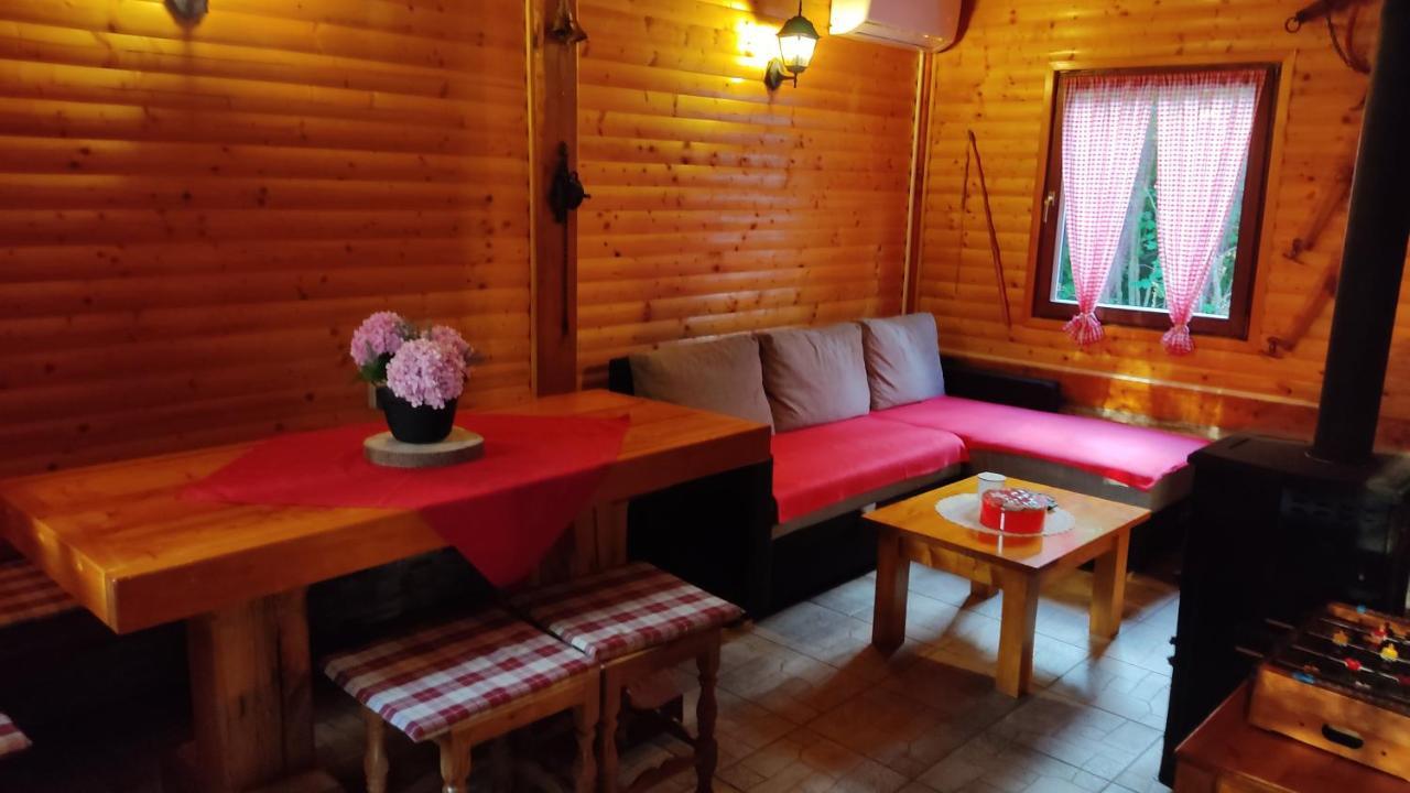 Kuca Za Odmor "Med Strmci" Villa Zlobin ภายนอก รูปภาพ