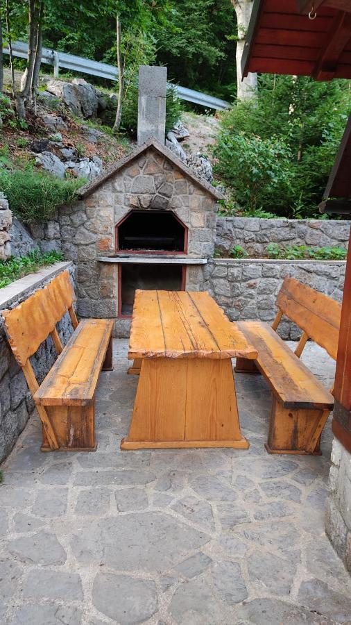 Kuca Za Odmor "Med Strmci" Villa Zlobin ภายนอก รูปภาพ