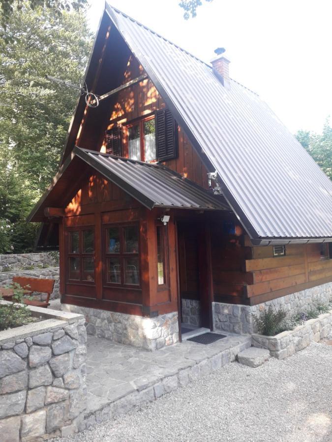Kuca Za Odmor "Med Strmci" Villa Zlobin ภายนอก รูปภาพ