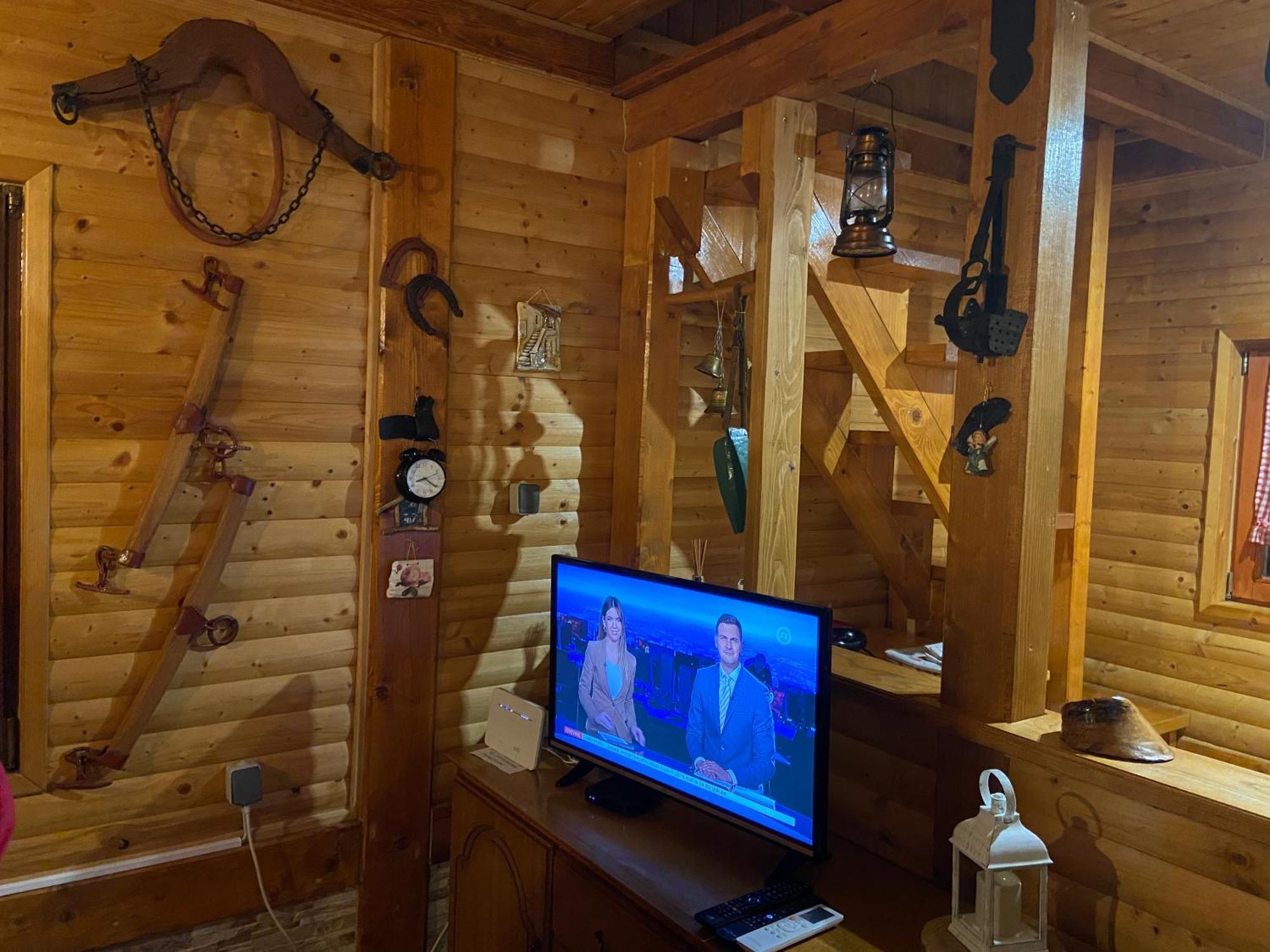 Kuca Za Odmor "Med Strmci" Villa Zlobin ภายนอก รูปภาพ